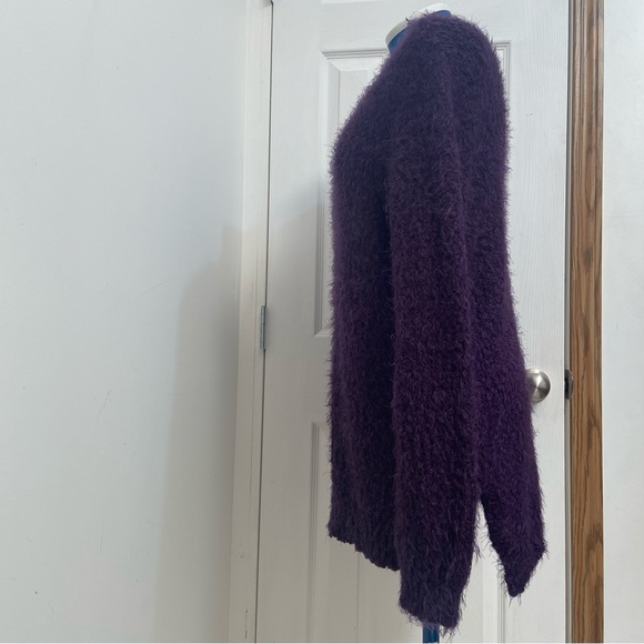 Kenneth Cole Reaction women purple fuzzy long sleeves sweater. Size XL. Used. - Picture 10 of 14
